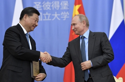 Китайские банки начали блокировать платежи из России в юанях — «Известия»